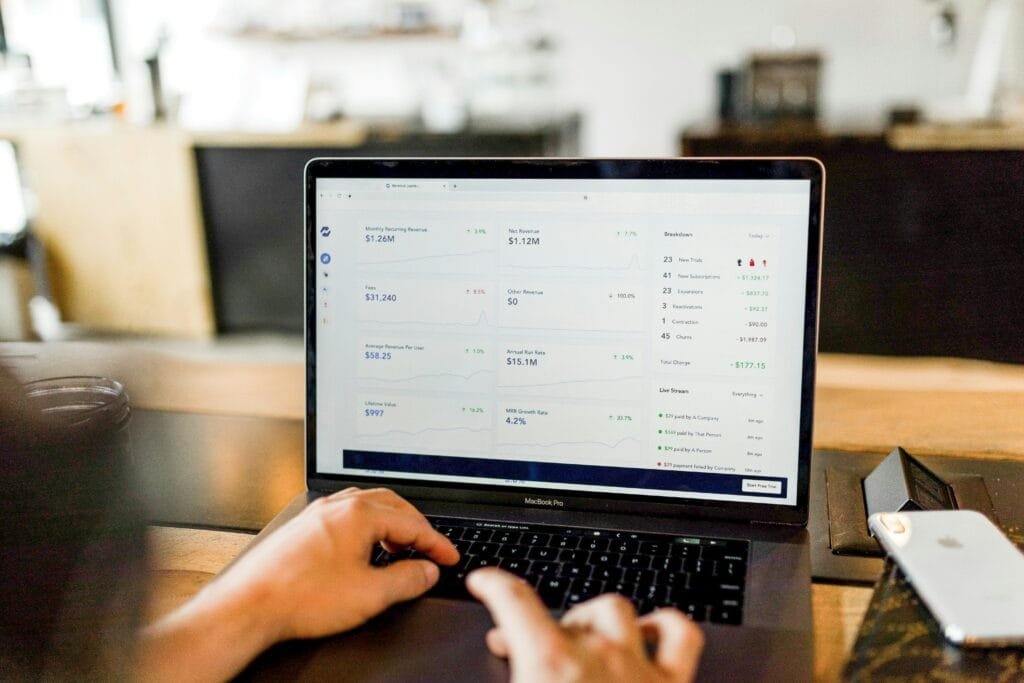 austin-distel-744oGeqpxPQ-unsplash How Digital Wallets Work and Their Benefits