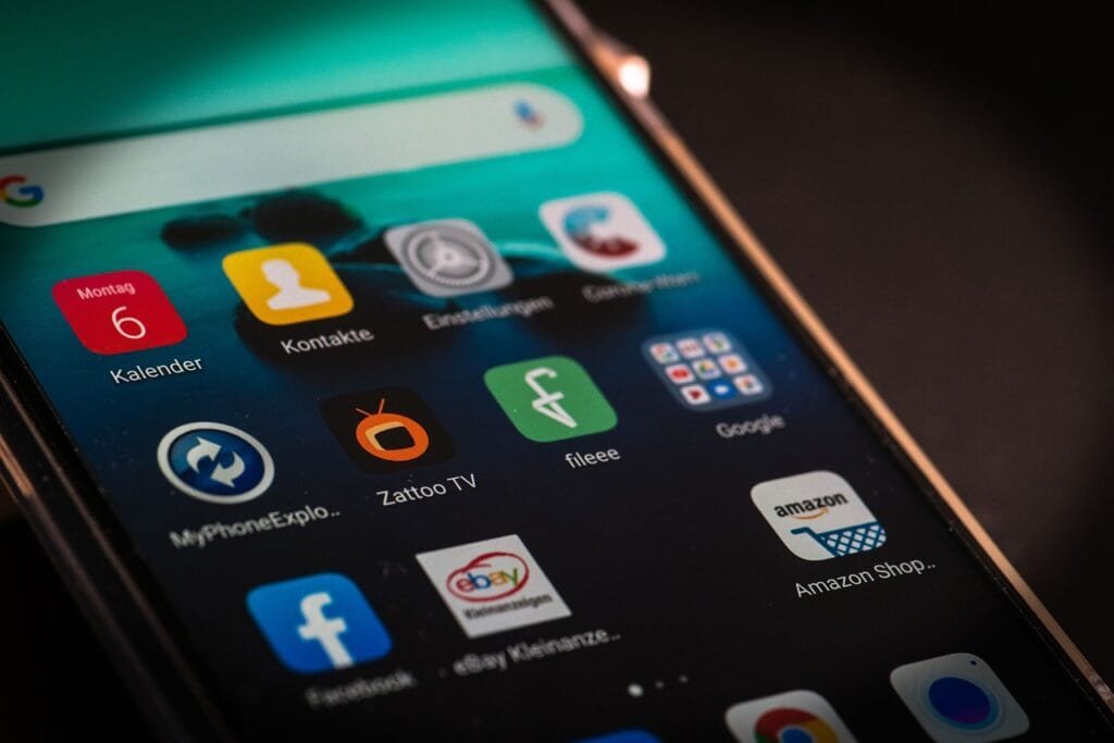 display-5394039_1280 impact of 5G technology on financial apps
