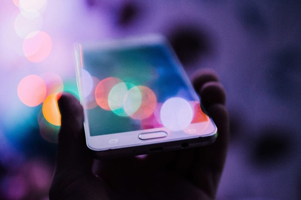rodion-kutsaiev-0VGG7cqTwCo-unsplash Digital-Only Banks