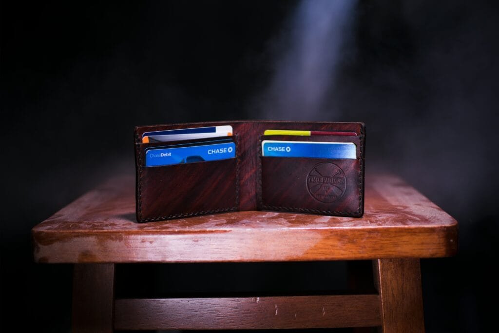 two-paddles-axe-and-leatherwork-na8l3EPqpvY-unsplash Best Online Banks