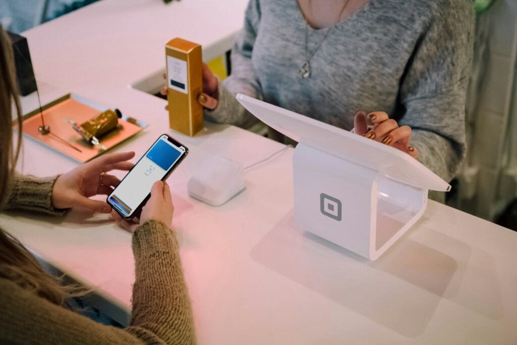 christiann-koepke-WiE01mC9AtY-unsplash Digital wallet benefits
